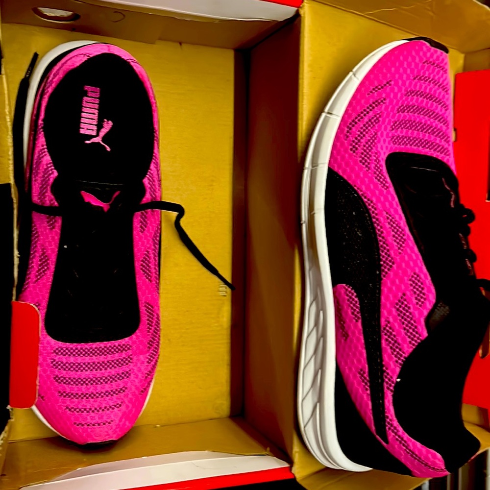 Pumas pink/black
